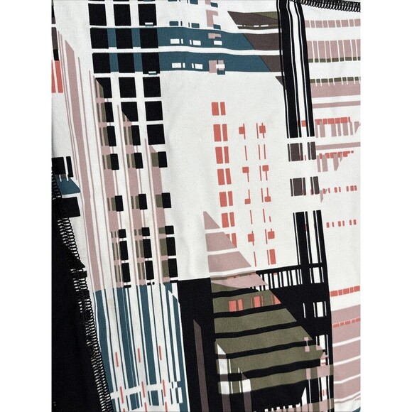 Victoria Sport Medium Multicolor Knockout Capri Leggings Womens - Picture 3 of 8